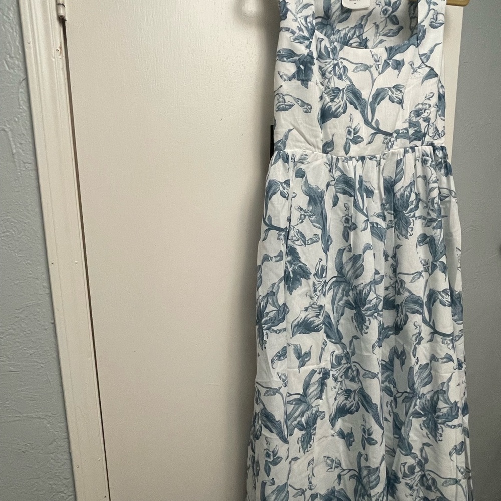 Hyacinth House - dusty blue floral maizie maxi dress - Picture 4 of 10
